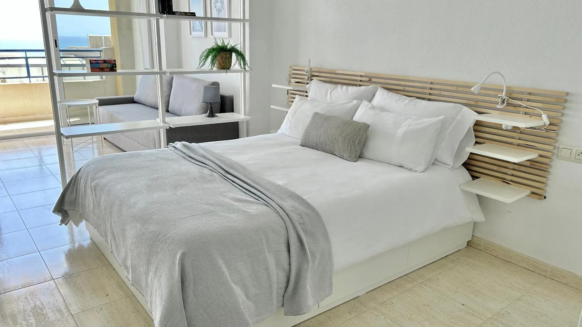 Apartment Panoramic Sea Views With Balcony, Air Conditioning And Parking