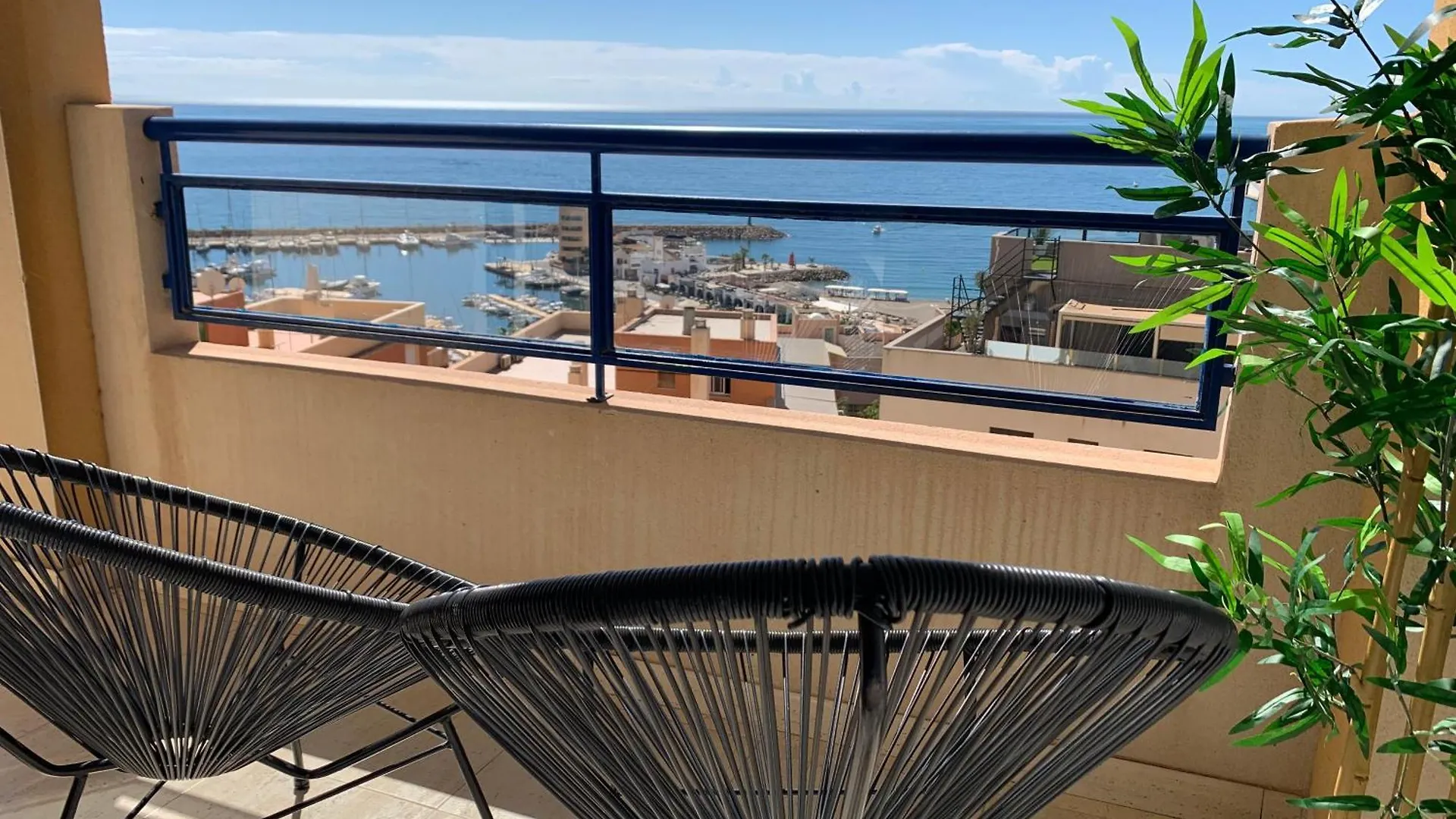 Panoramic Sea Views With Balcony, Air Conditioning And Parking Apartment Aguadulce (Almeria)