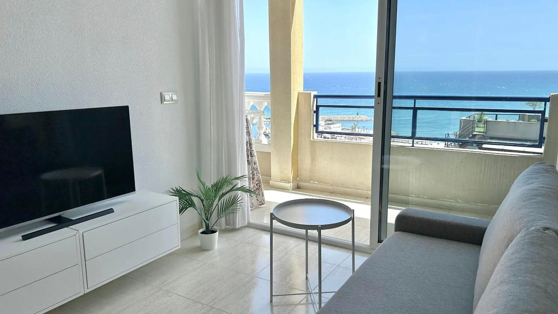 Panoramic Sea Views With Balcony, Air Conditioning And Parking Aguadulce (Almeria)
