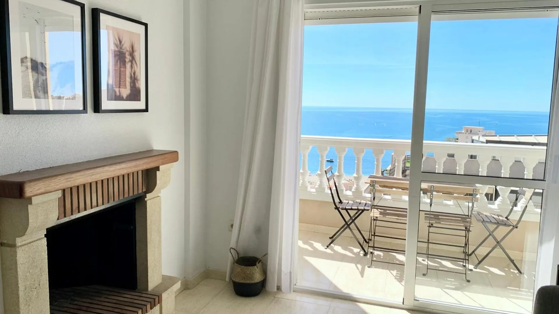 Panoramic Sea Views With Balcony, Air Conditioning And Parking Apartment Aguadulce (Almeria)